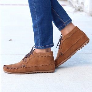Minnetonka | Brown Suede Ankle Boot | Size 7